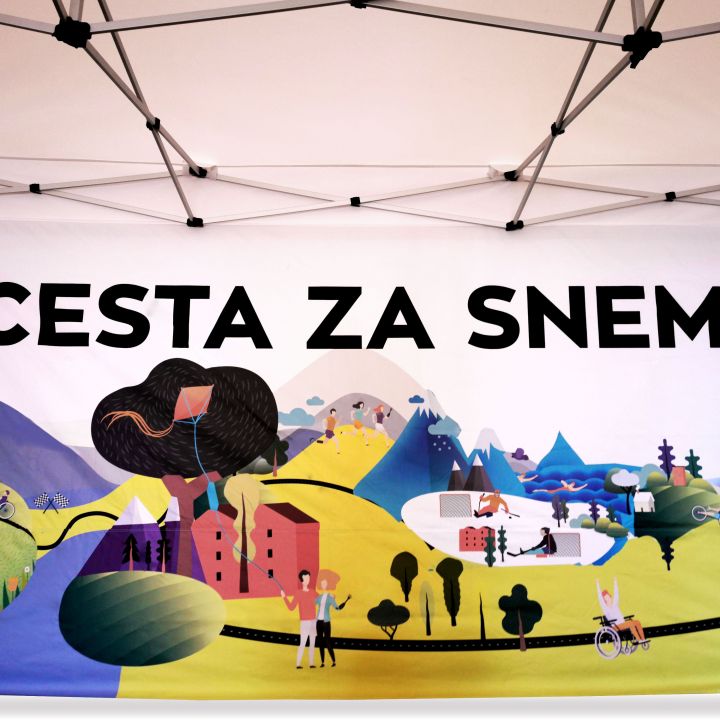 Skladací nožnicový stan pre predajné akcie