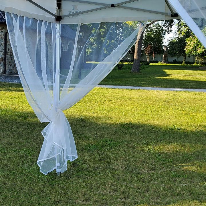 Stabili vakarėlių palapinė su apsauga nuo vėjo